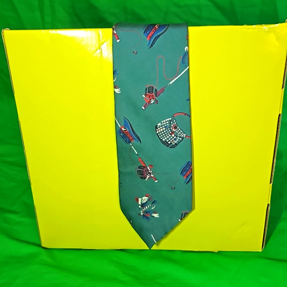 Gap Fishing Pattern Tie
